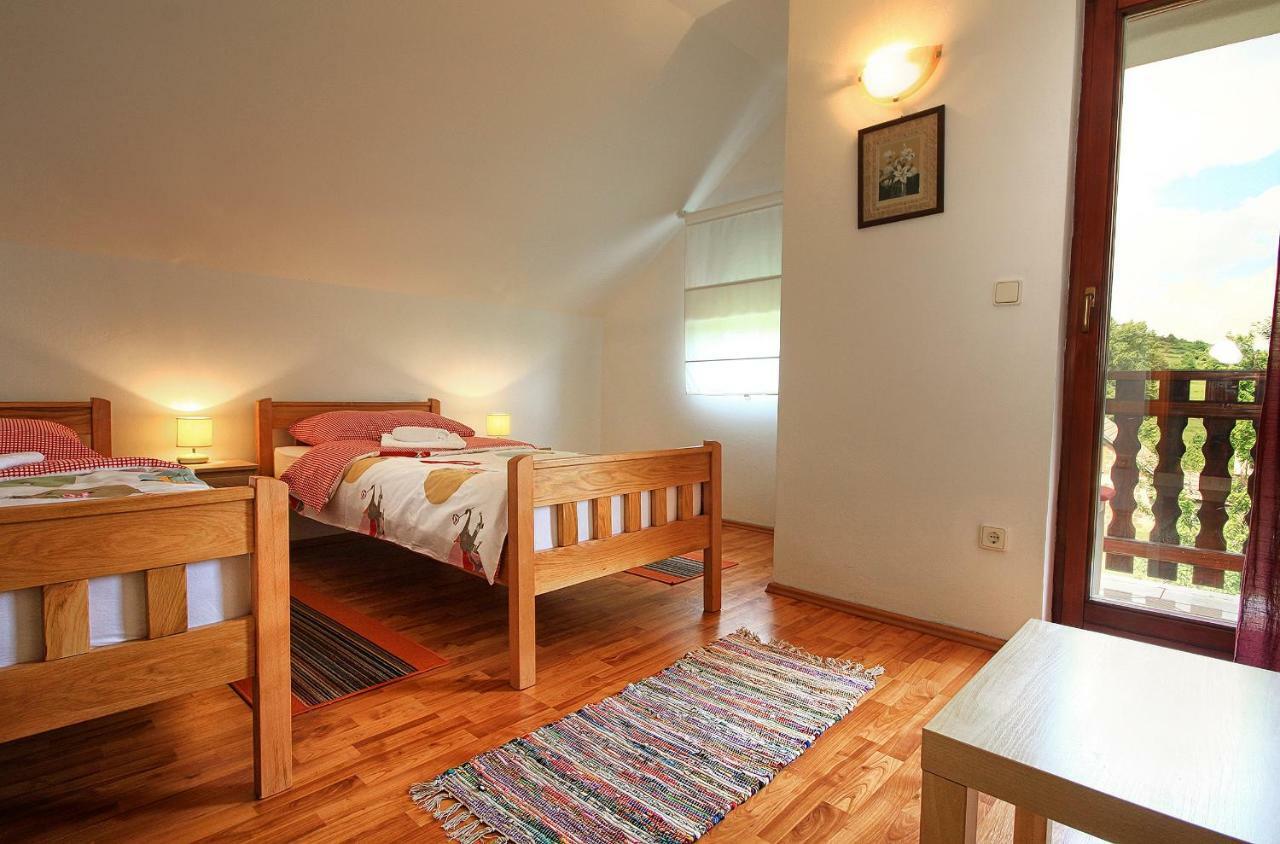 Apartment Medeni Rakovica Εξωτερικό φωτογραφία