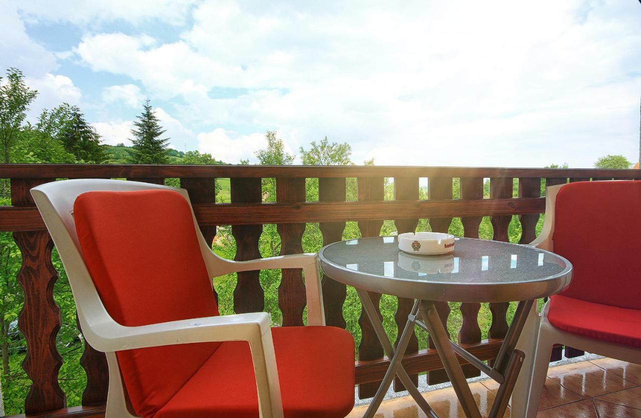 Apartment Medeni Rakovica Εξωτερικό φωτογραφία