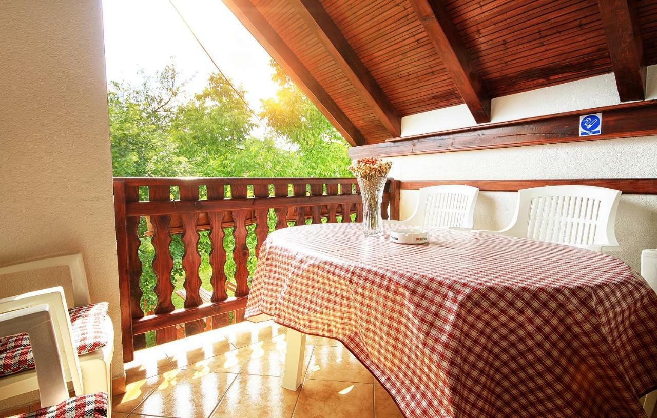 Apartment Medeni Rakovica Εξωτερικό φωτογραφία