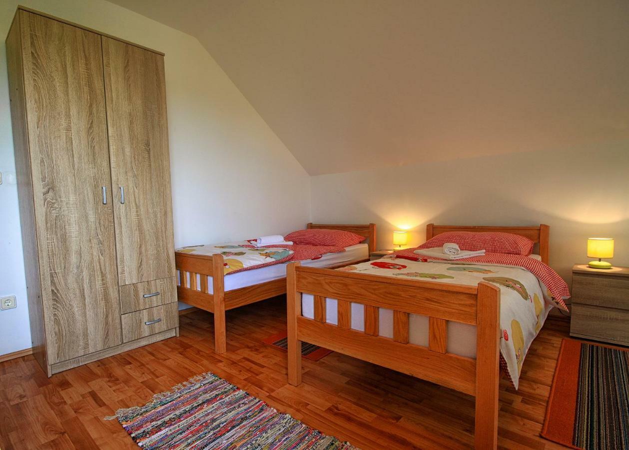 Apartment Medeni Rakovica Εξωτερικό φωτογραφία